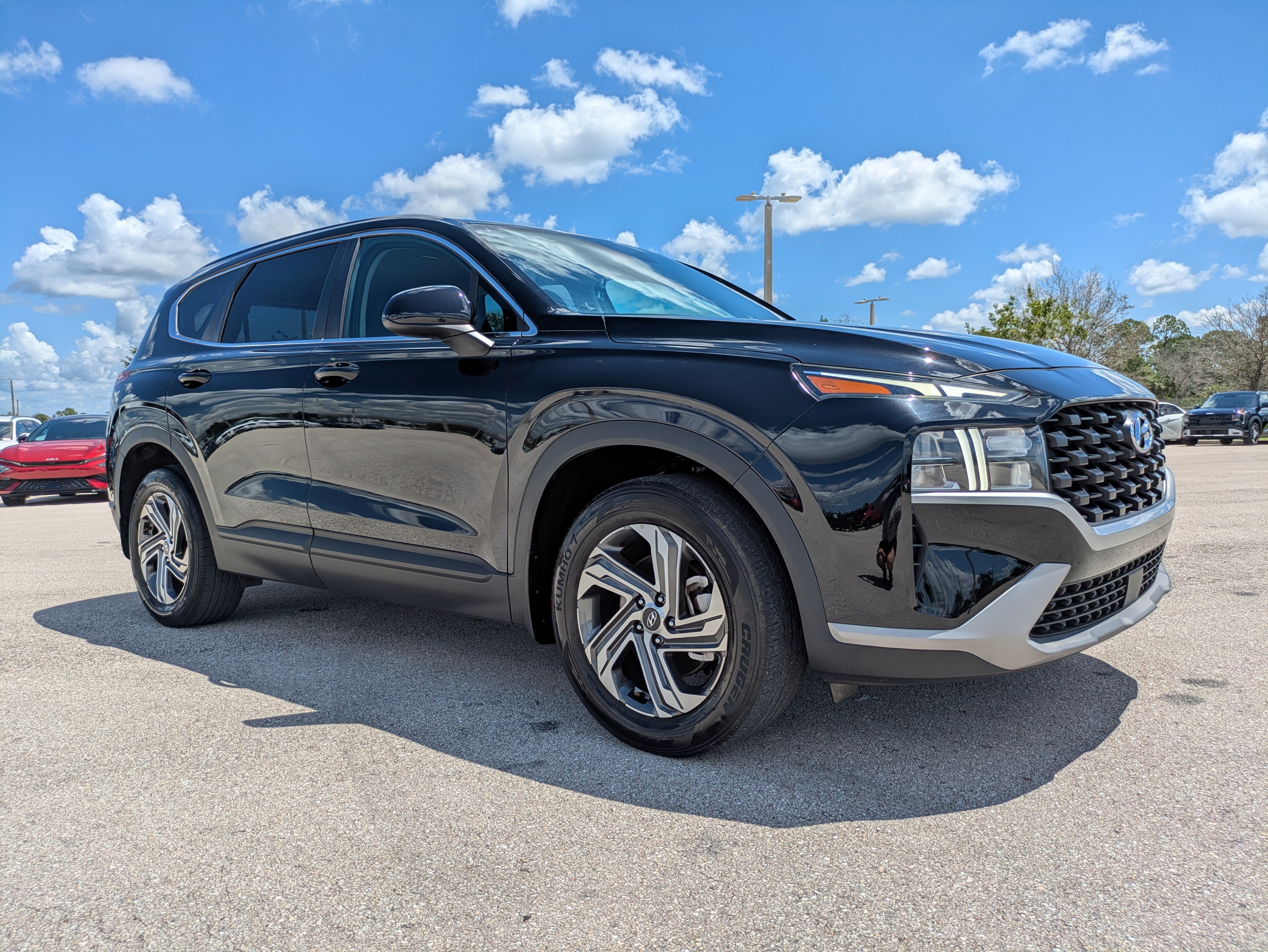 Used 2023 Hyundai Santa Fe SE FWD image 2