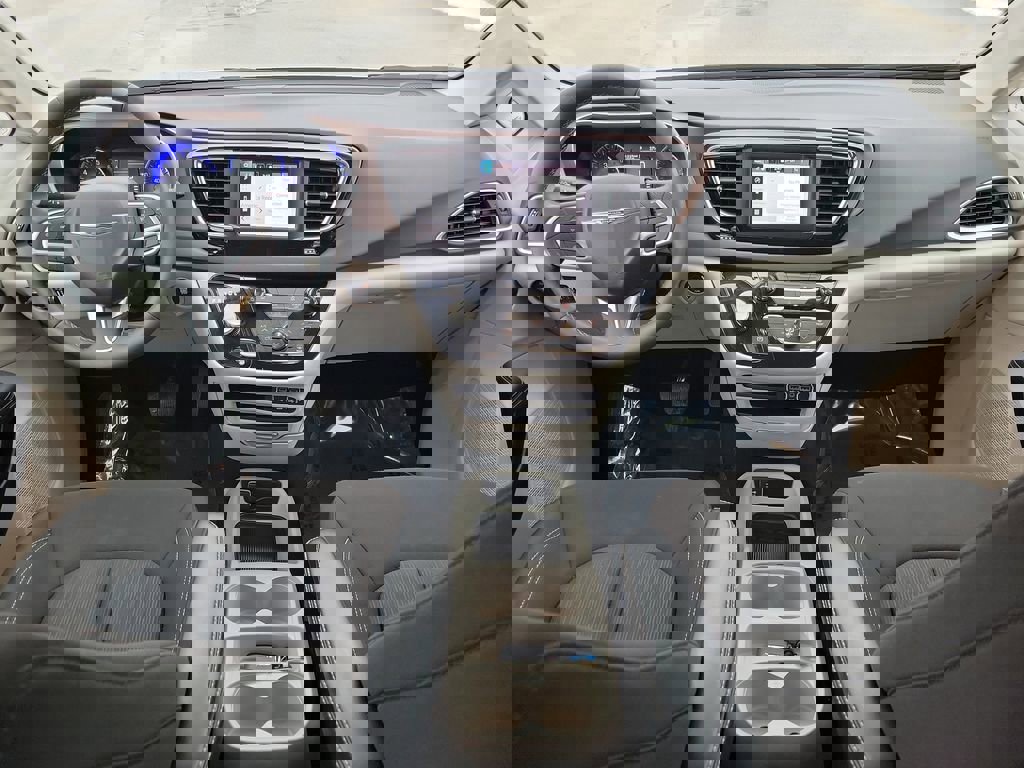 Used 2024 Chrysler Voyager LX FWD image 11