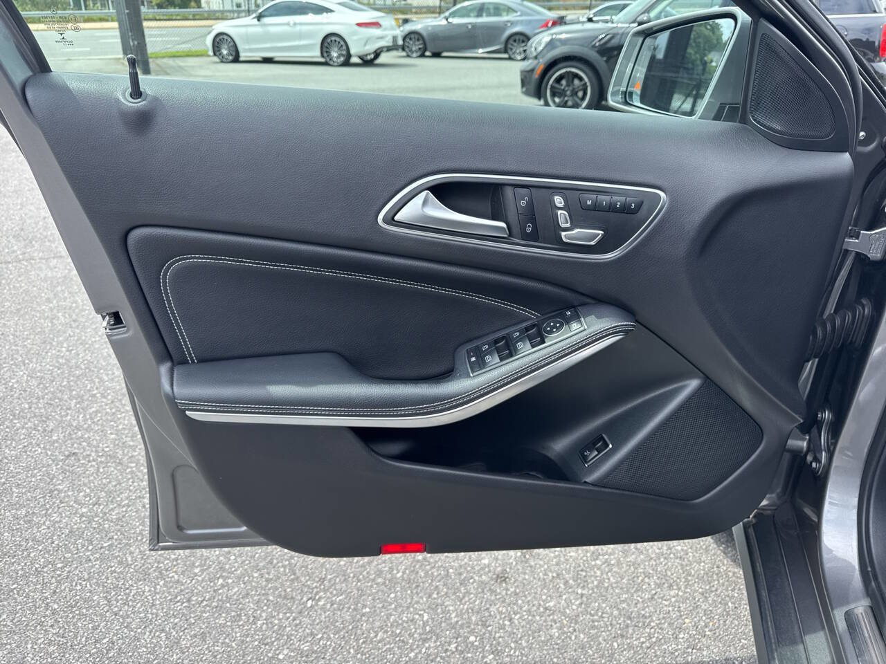 Used 2018 Mercedes-Benz GLA 250 4MATIC image 25