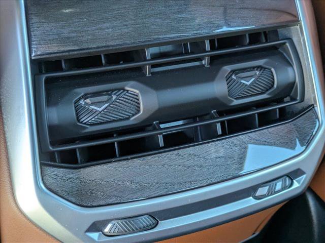 Used 2025 BMW 750e xDrive w/ Executive Package AWD/4WD image 18