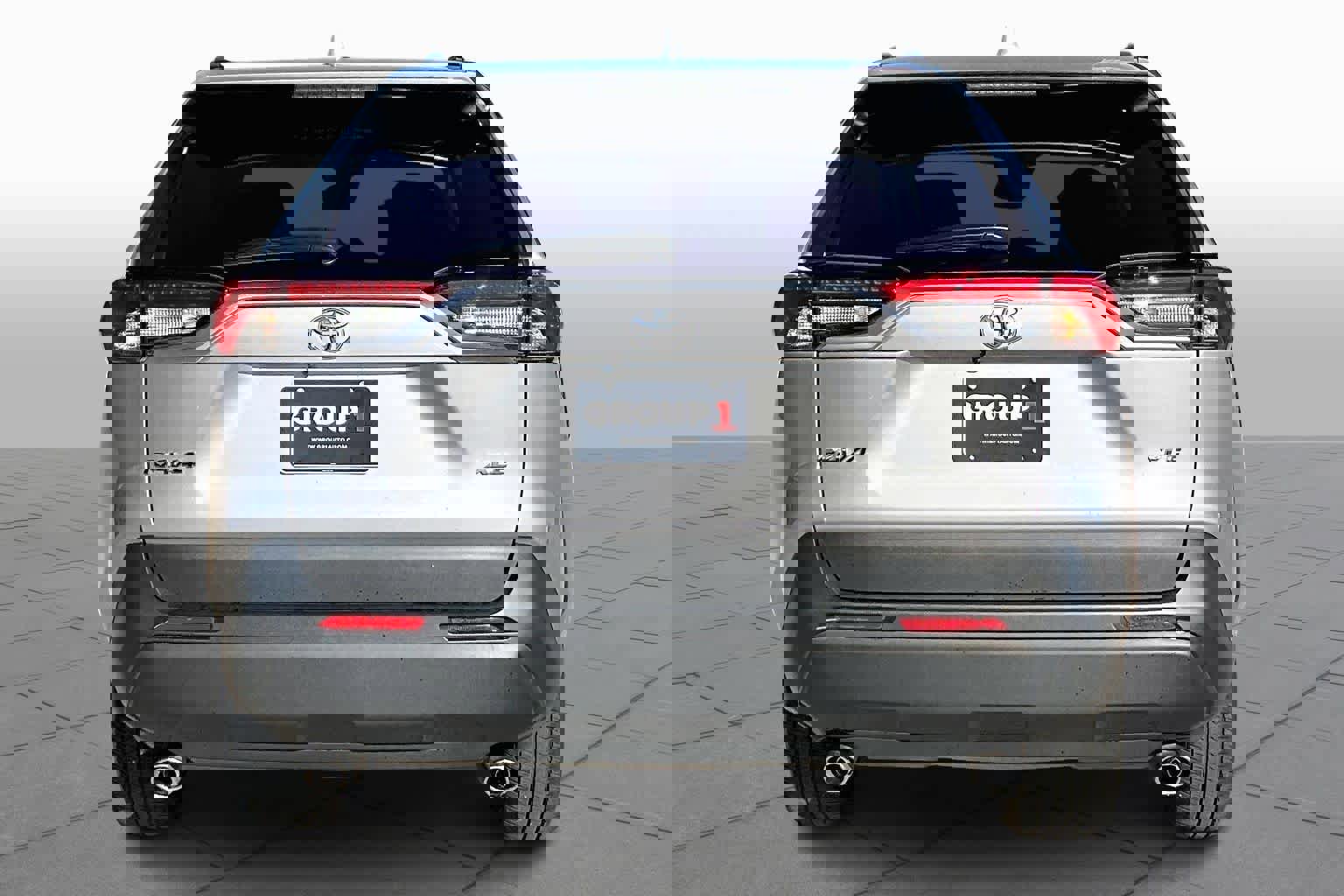 Used 2025 Toyota RAV4 XLE image 5