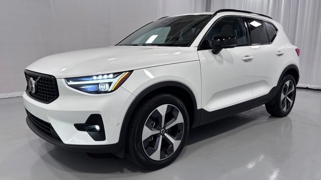 Certified 2026 Volvo XC40 B5 Plus
