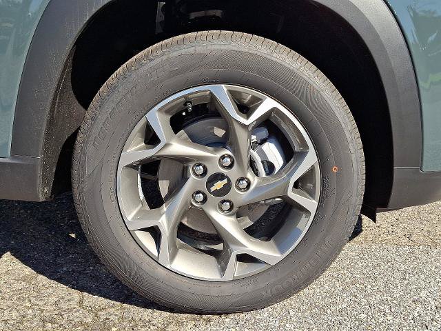 New 2026 Chevrolet Trax LT w/ Driver Confidence Package FWD image 5
