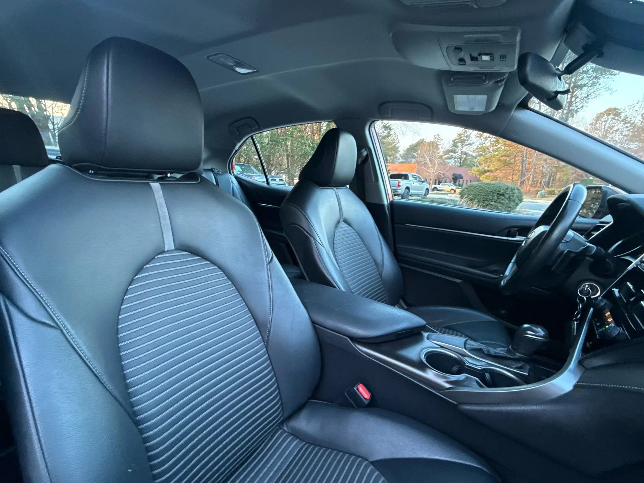 Used 2021 Toyota Camry SE image 26