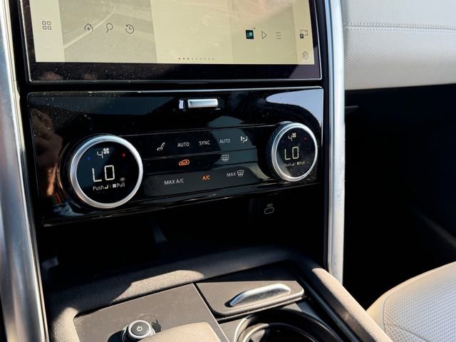 Used 2023 Land Rover Discovery HSE R-Dynamic AWD/4WD image 19