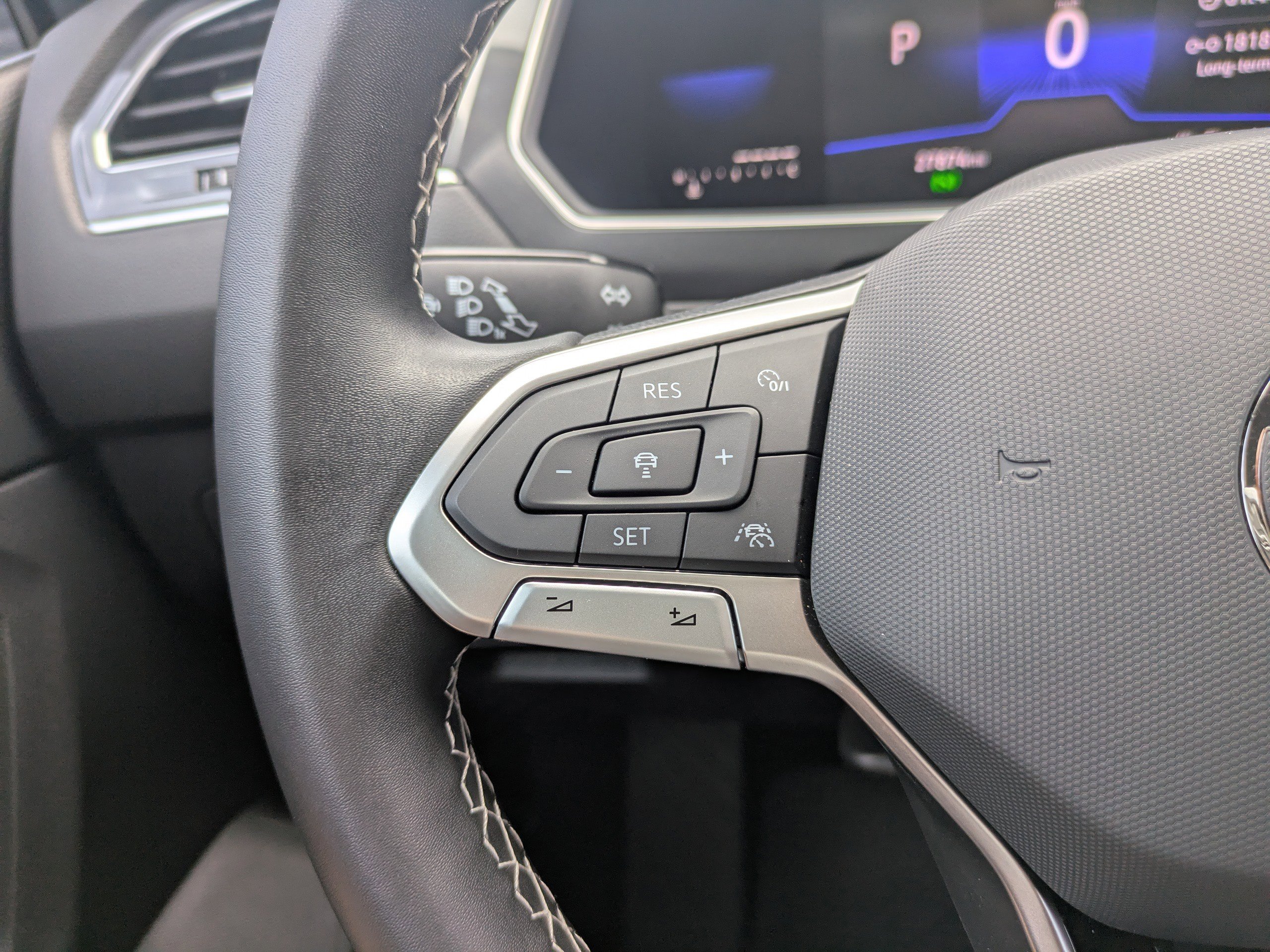 Certified 2023 Volkswagen Tiguan SE FWD image 26