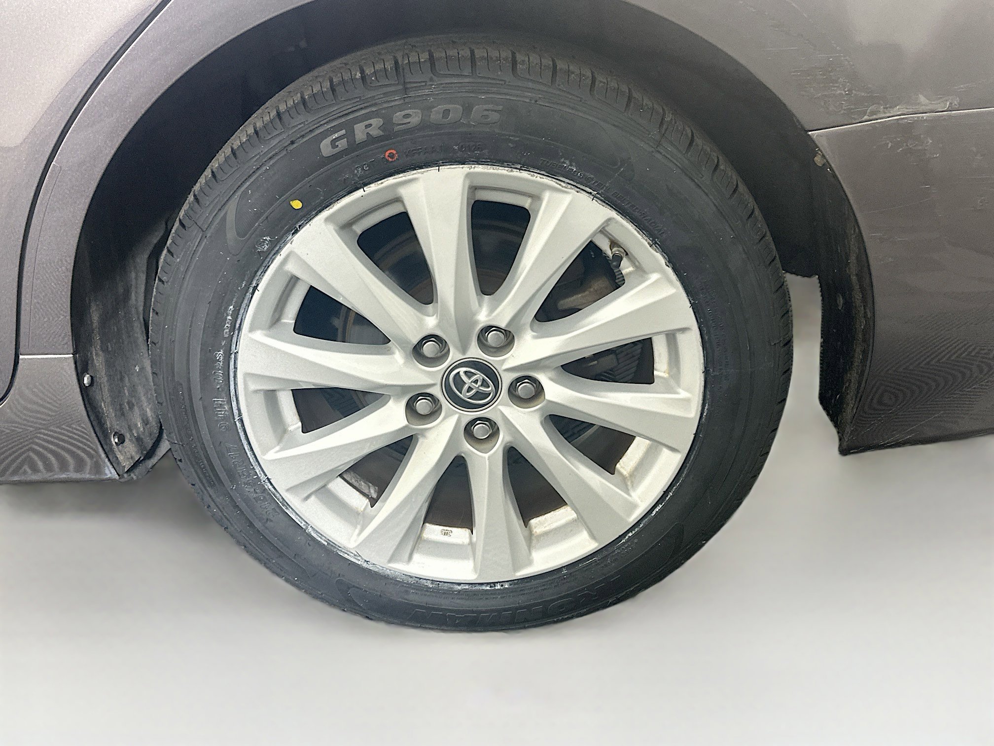 Used 2018 Toyota Camry LE image 11