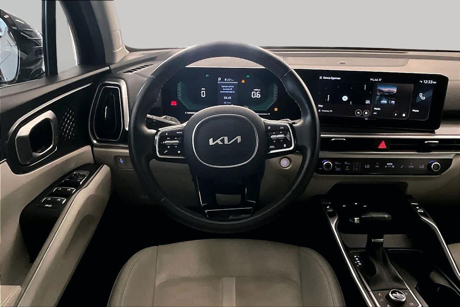 Used 2025 Kia Sorento S w/ Panoramic Sunroof Package AWD/4WD image 5