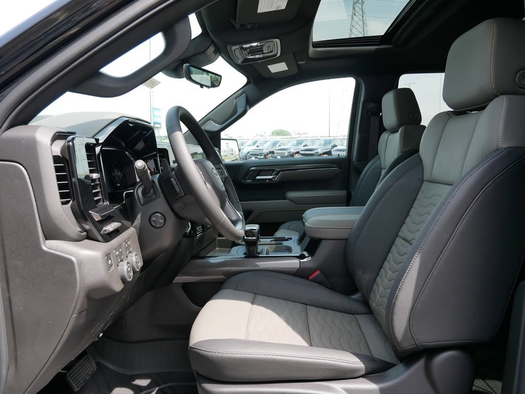 New 2026 Chevrolet Silverado 1500 ZR2 w/ Dark Appearance Package AWD/4WD image 14