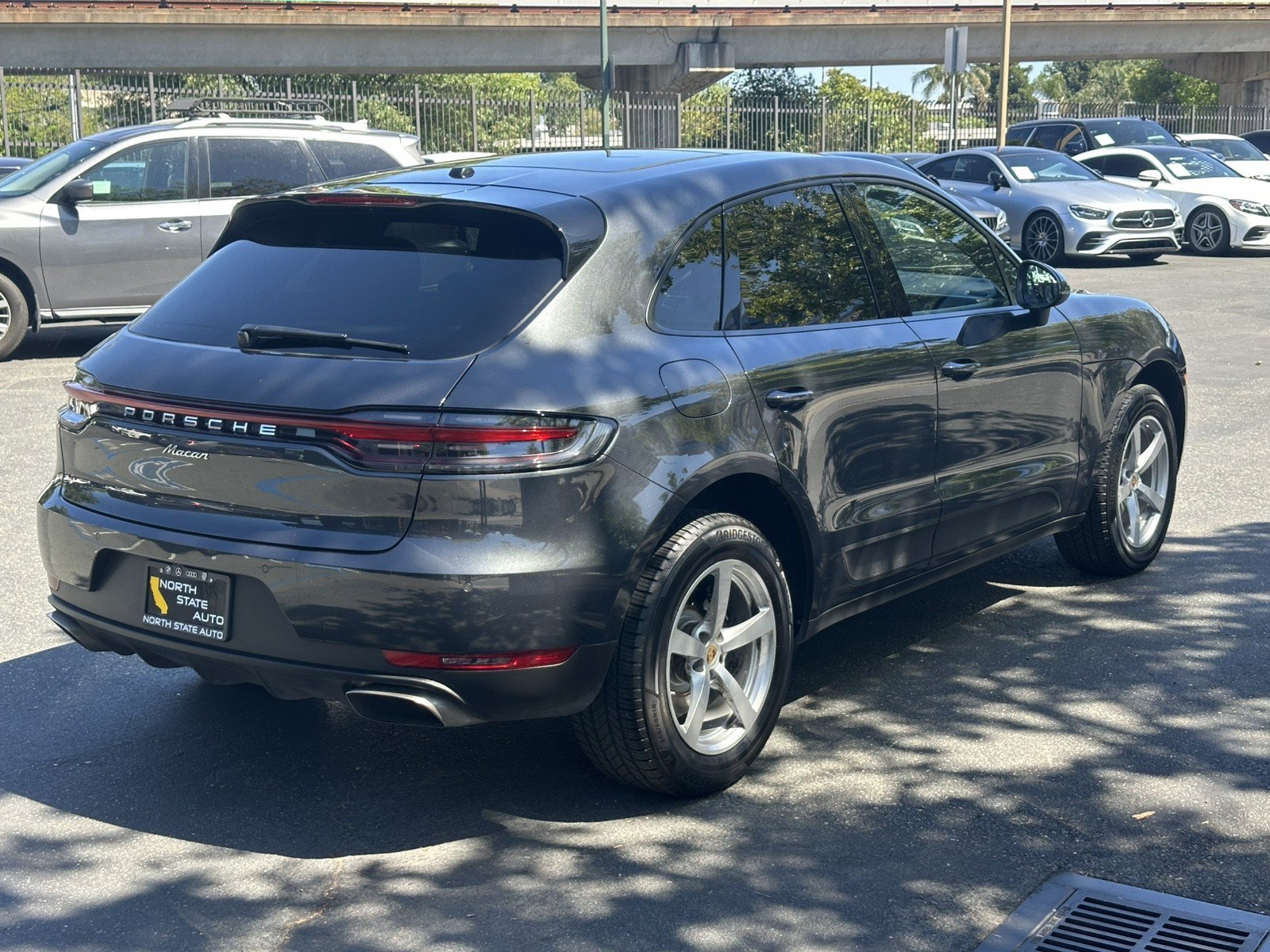 Used 2020 Porsche Macan AWD/4WD image 8