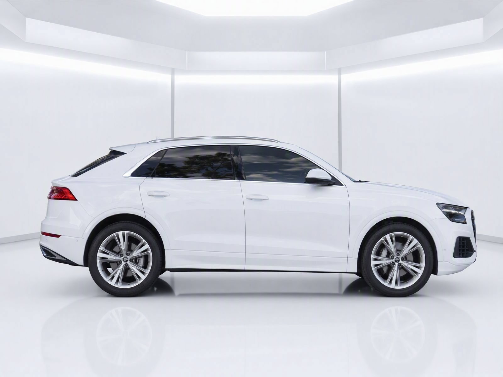Certified 2022 Audi Q8 Premium AWD/4WD image 3