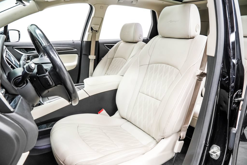 Used 2023 Buick Enclave Avenir w/ Avenir Technology Package AWD/4WD image 16