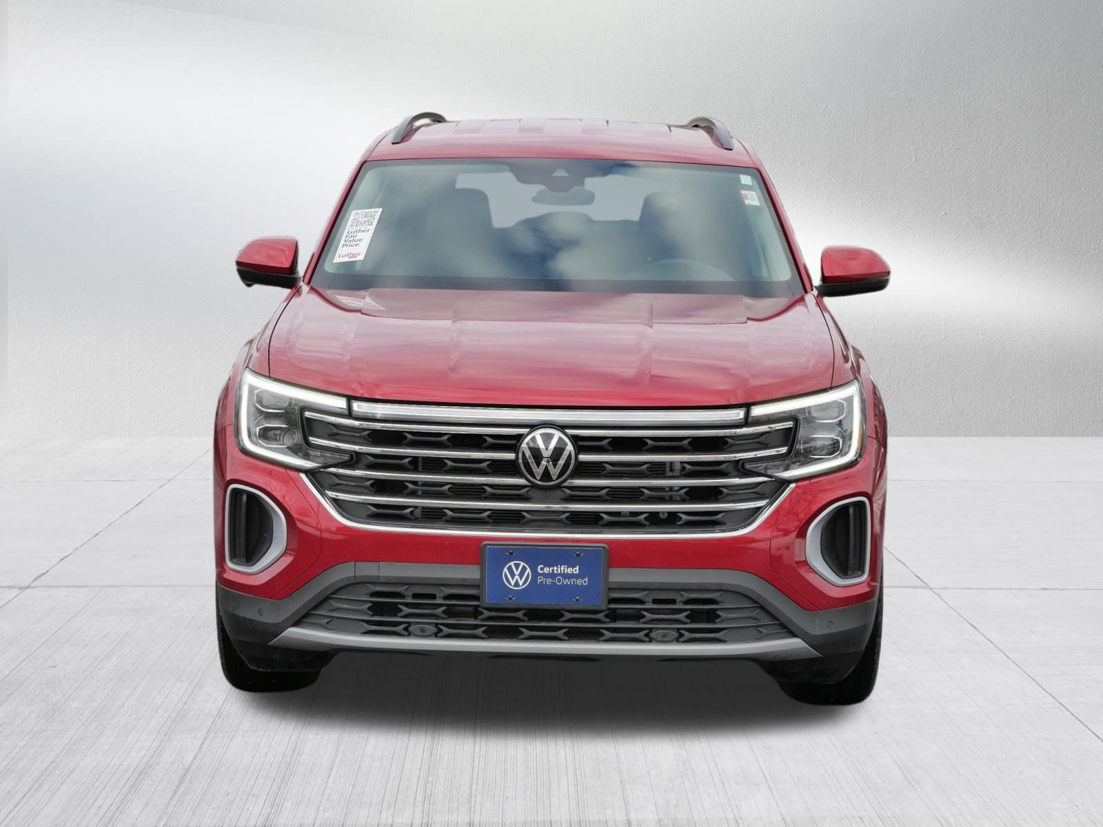 Certified 2024 Volkswagen Atlas SE w/ Black Wheel Package image 2