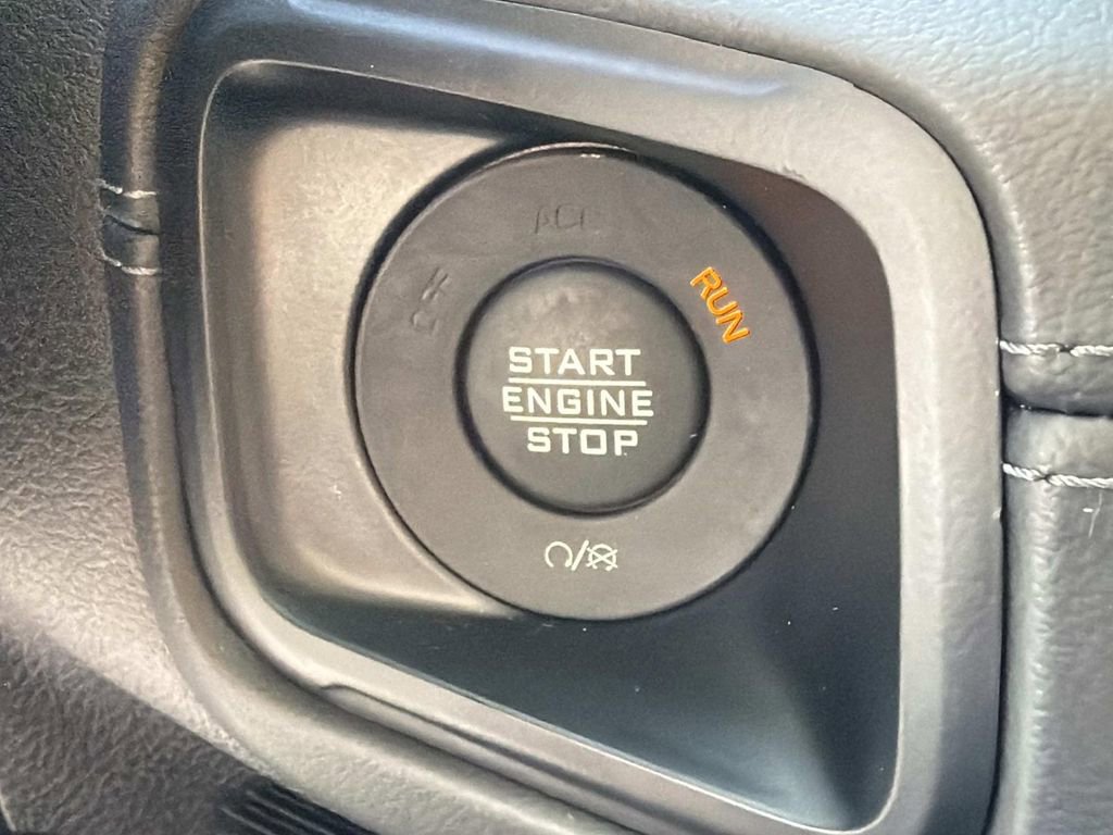 Used 2024 Jeep Wrangler Sahara w/ Technology Group AWD/4WD image 32