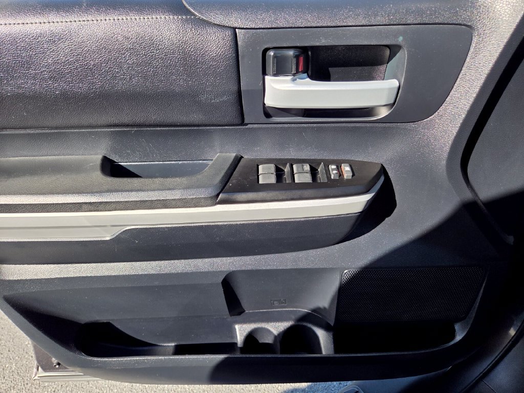 Used 2018 Toyota Tundra SR5 w/ SR5 Upgrade Package RWD image 24