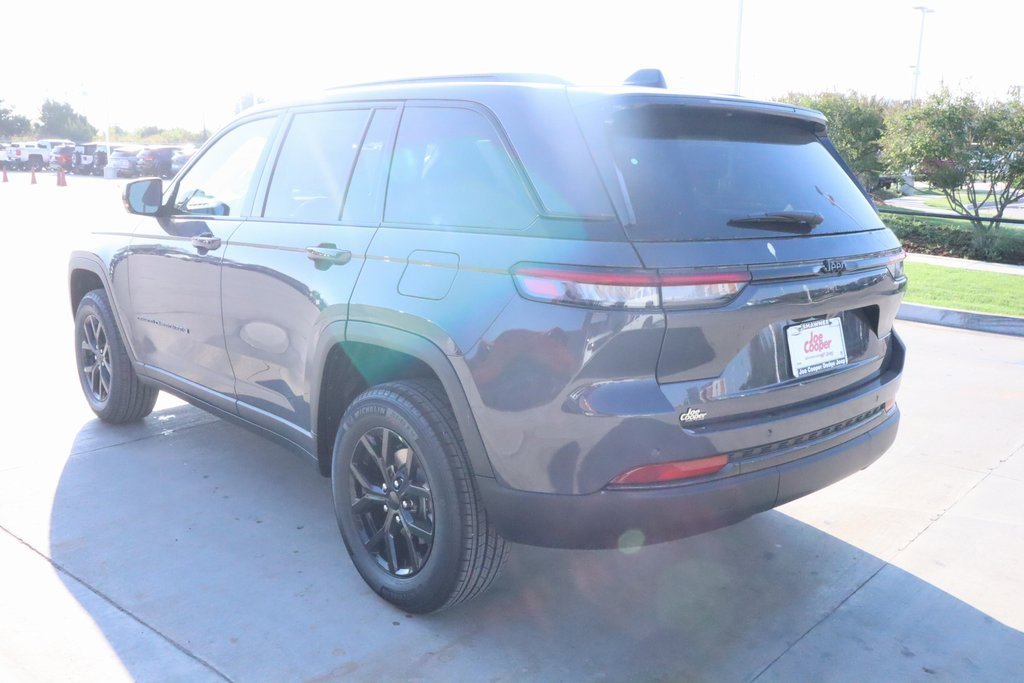 New 2025 Jeep Grand Cherokee Altitude image 22