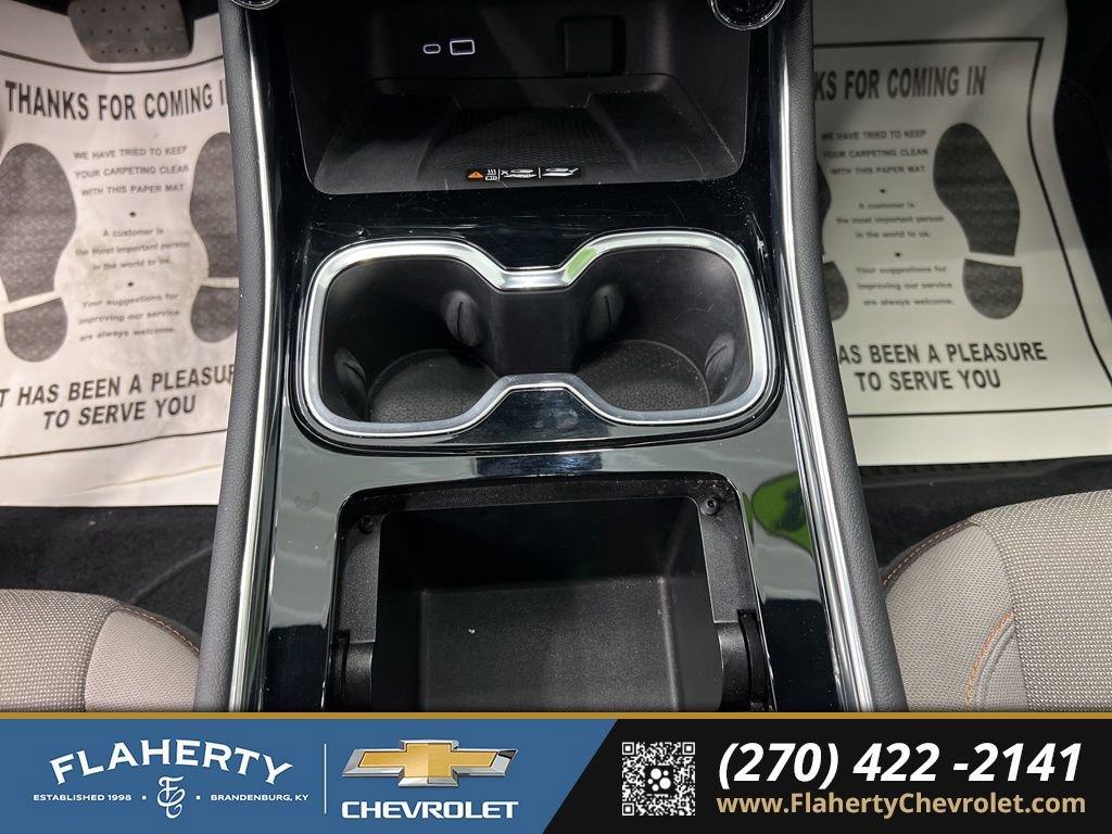 Used 2024 Chevrolet Traverse LT FWD image 32