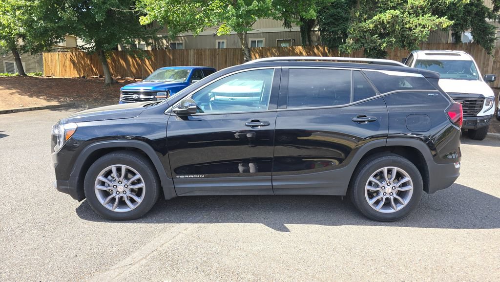 Used 2024 GMC Terrain SLT AWD/4WD image 6