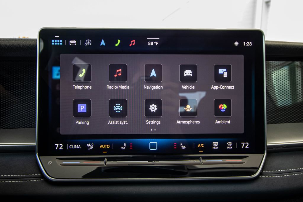 Certified 2025 Volkswagen Tiguan SE image 42