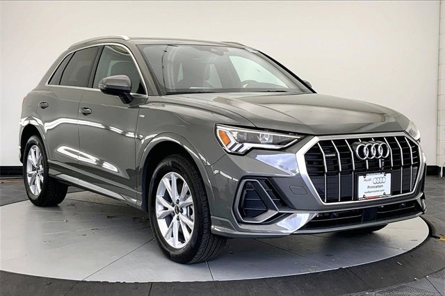 New 2025 Audi Q3 2.0T Premium