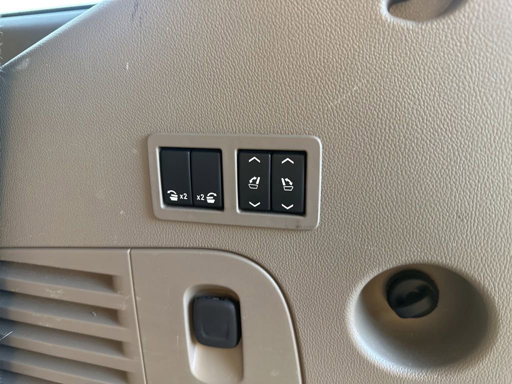 Used 2017 GMC Yukon SLT w/ Premium Edition image 10