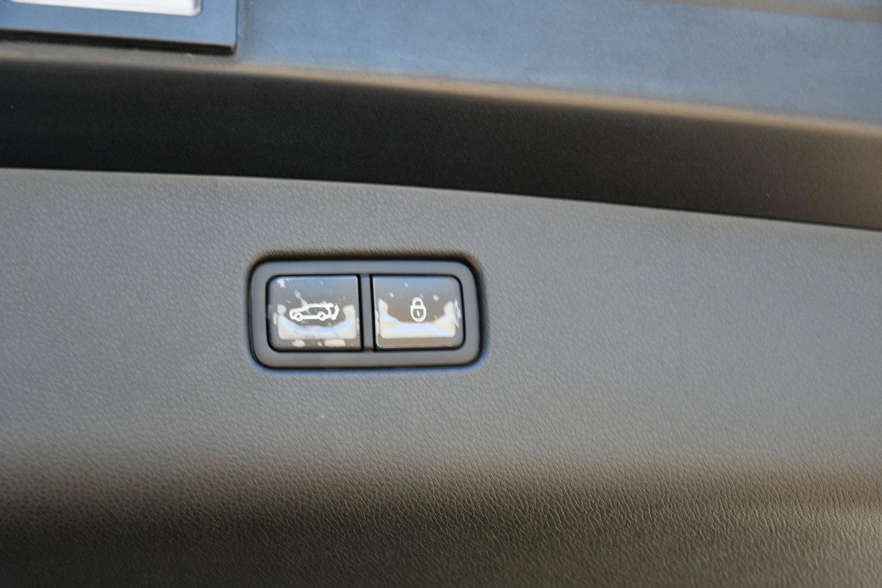 Used 2025 Genesis GV70 2.5T image 29