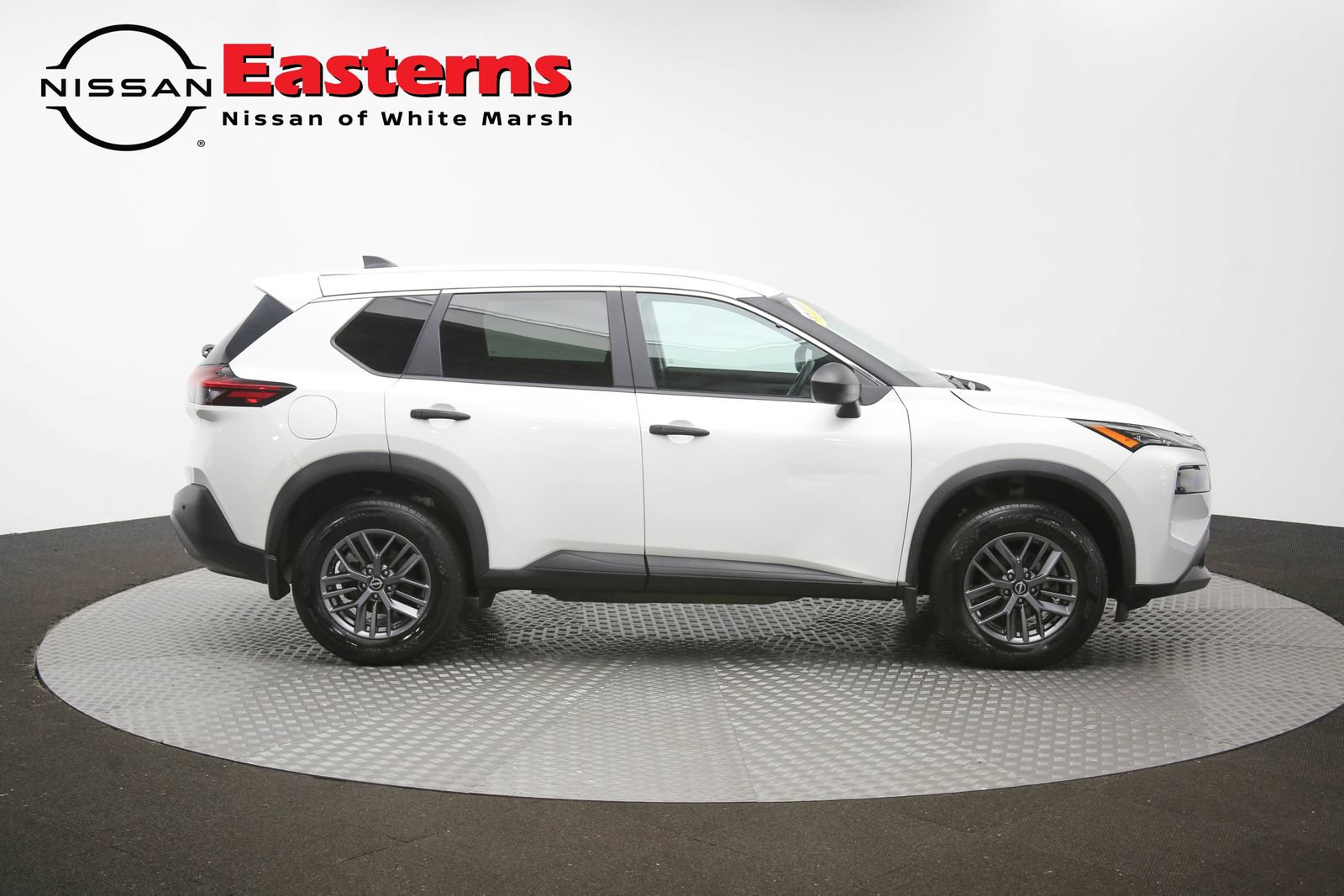 Used 2023 Nissan Rogue S AWD/4WD image 45