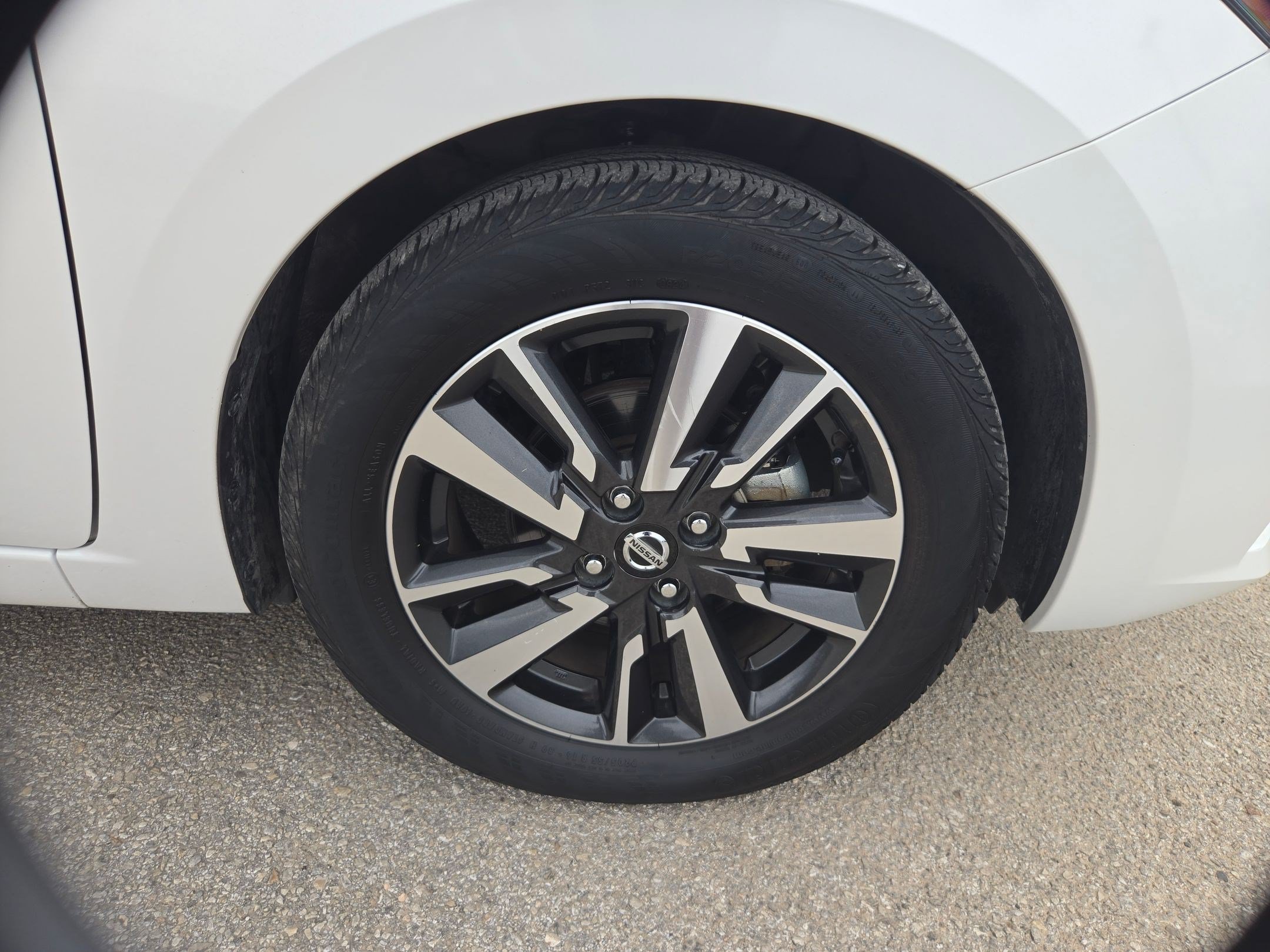 Used 2022 Nissan Versa SV FWD image 28