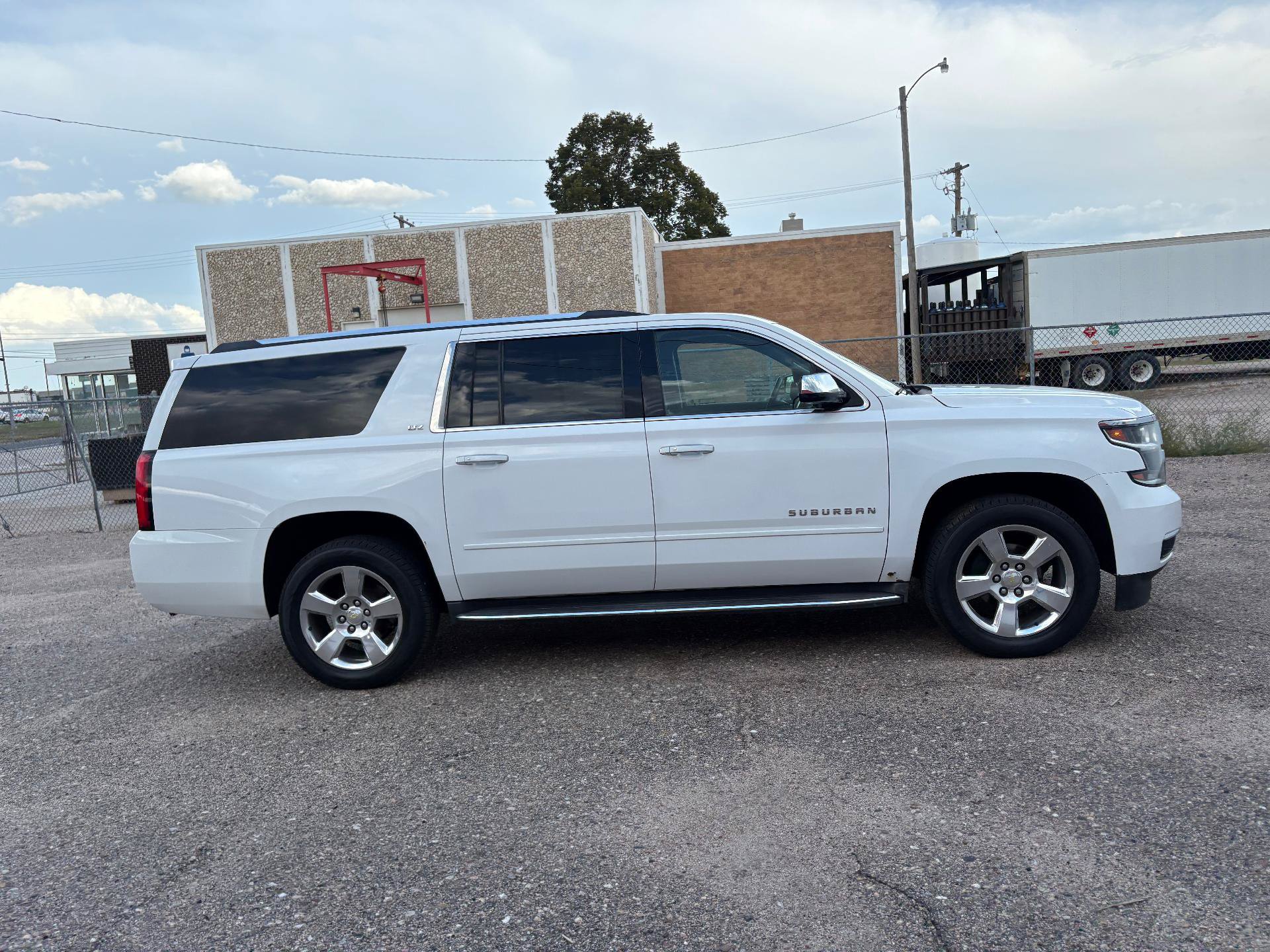 Used 2015 Chevrolet Suburban LTZ AWD/4WD image 40