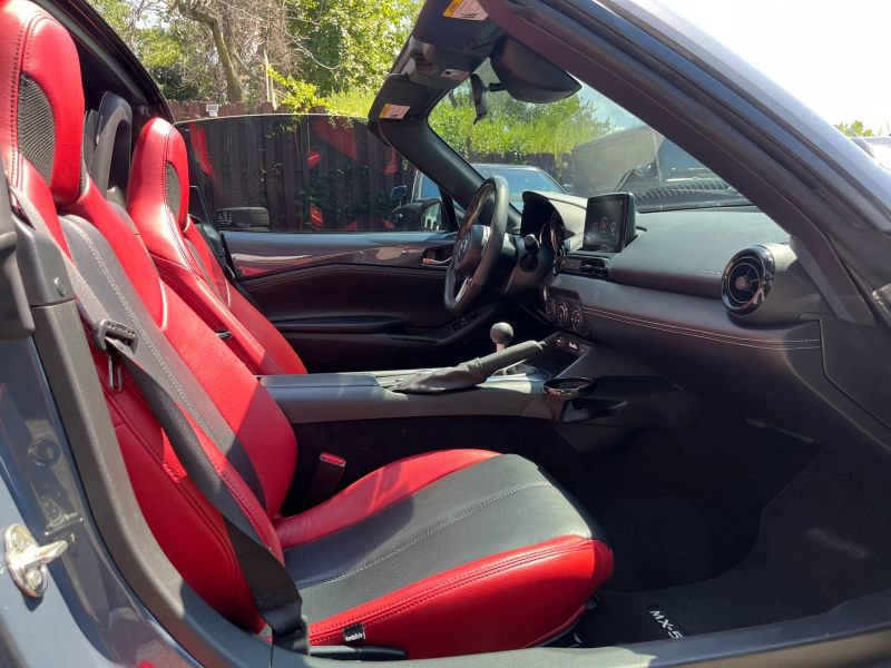 Used 2021 MAZDA MX-5 Miata RF Club RWD image 14