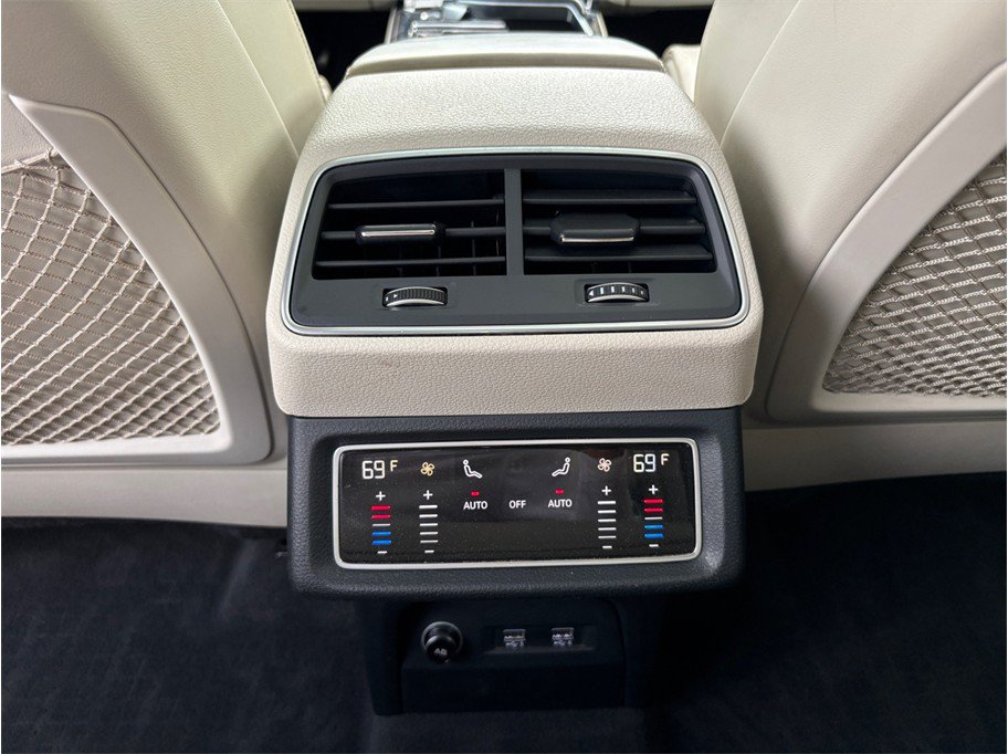 Used 2019 Audi e-tron Prestige w/ Prestige Package AWD/4WD image 42