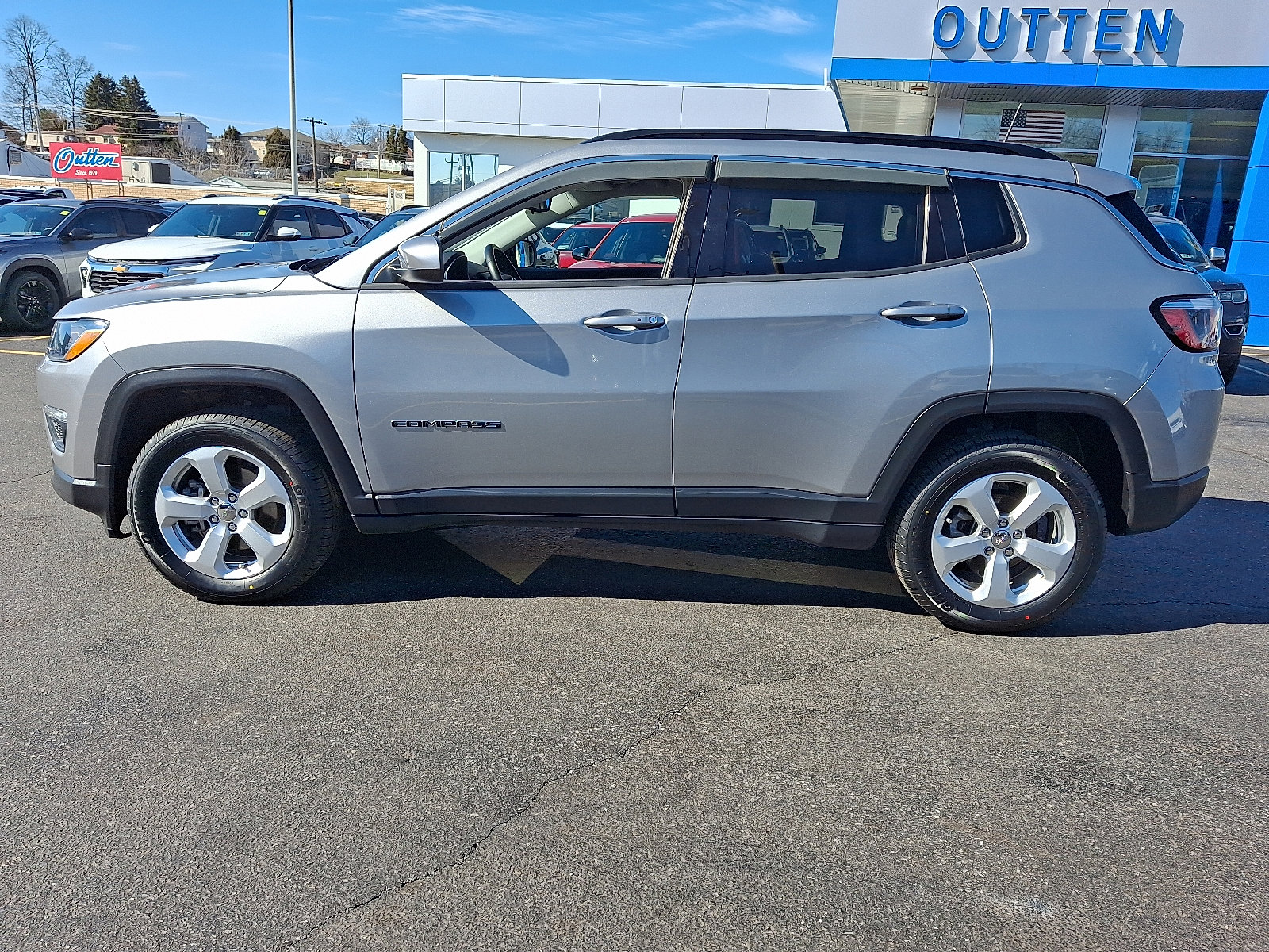 Used 2020 Jeep Compass Latitude w/ Cold Weather Group image 8