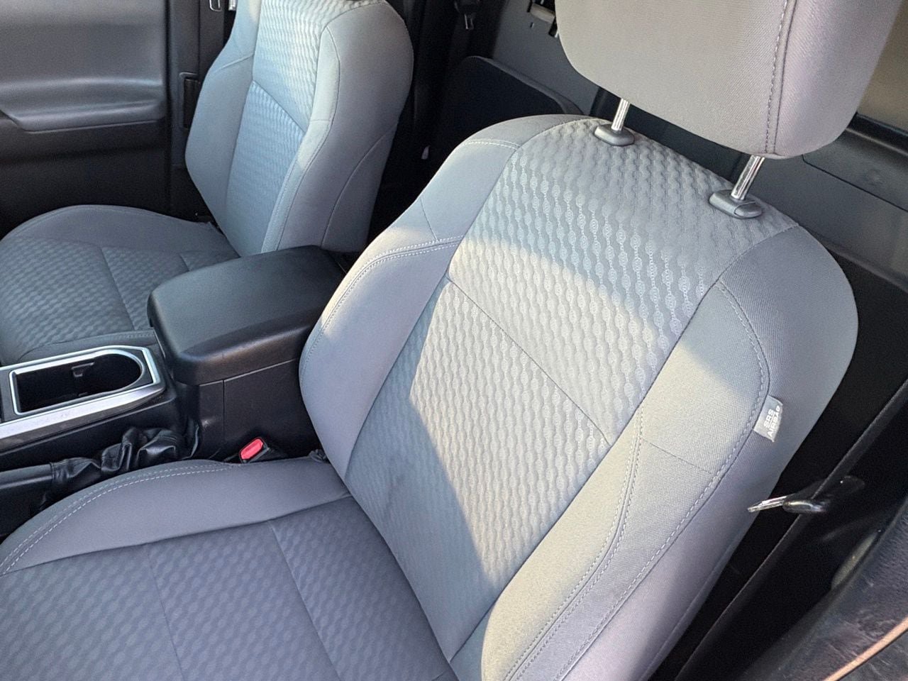 Used 2022 Toyota Tacoma SR5 AWD/4WD image 25