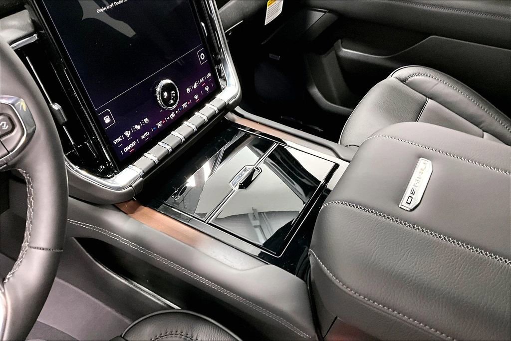 New 2026 GMC Yukon Denali w/ Sun & Power Step Package AWD/4WD image 21