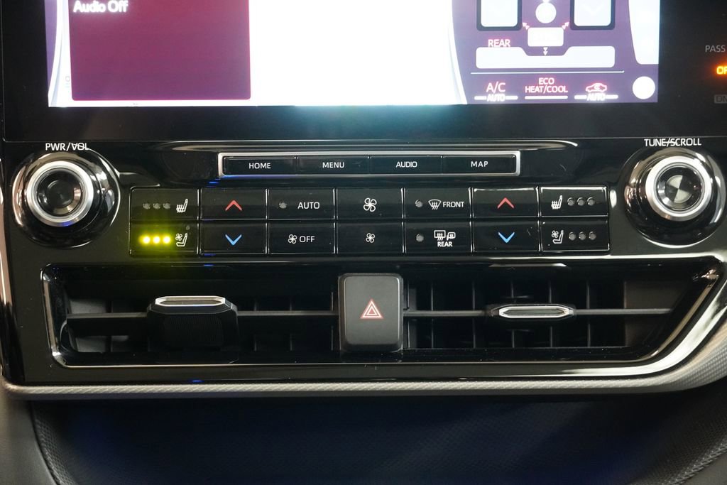 Used 2022 Toyota Highlander Platinum image 22