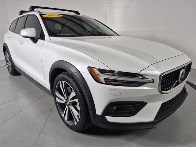 Used 2023 Volvo V60 B5 Cross Country Plus w/ Climate Package AWD/4WD image 6
