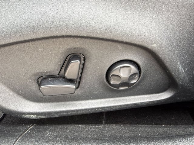 Used 2019 Jeep Compass Latitude w/ Popular Equipment Group FWD image 17