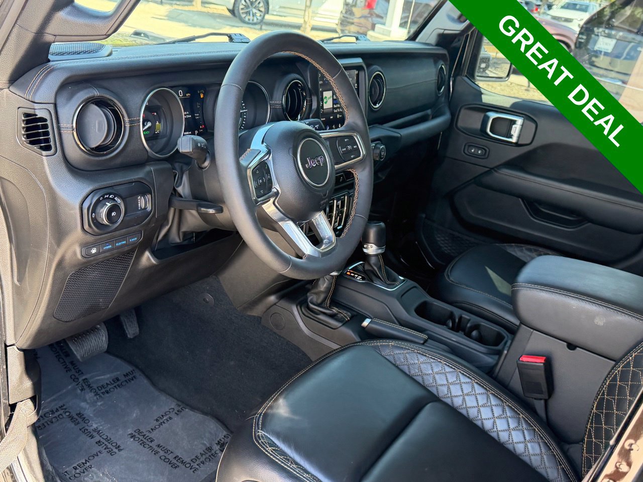 Used 2023 Jeep Wrangler Unlimited Sahara AWD/4WD image 15