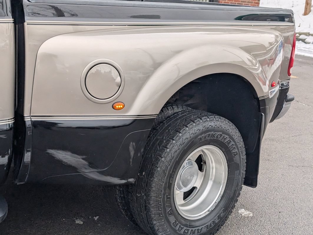 Used 2004 Ford F350 Lariat AWD/4WD image 38