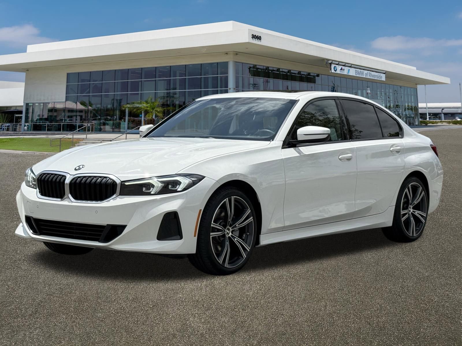 Certified 2023 BMW 330i Sedan w/ Driving Assistance Package RWD image 4