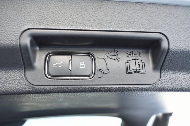 Used 2023 Ford Explorer XLT w/ Equipment Group 202A image 38