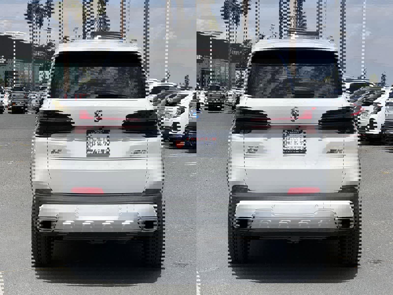 Used 2024 BMW X5 xDrive50e image 4