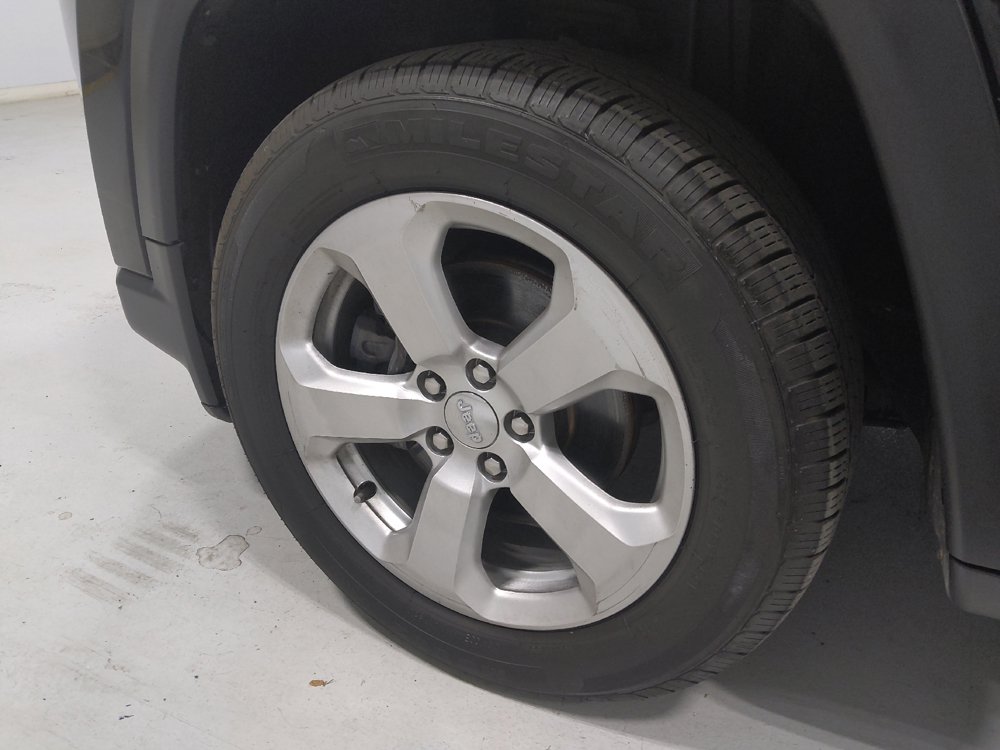 Used 2019 Jeep Compass Latitude w/ Cold Weather Group FWD image 31