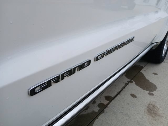 Used 2019 Jeep Grand Cherokee Summit AWD/4WD image 10