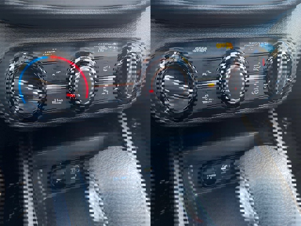 Used 2024 Kia Soul LX w/ Option Group 015 image 12