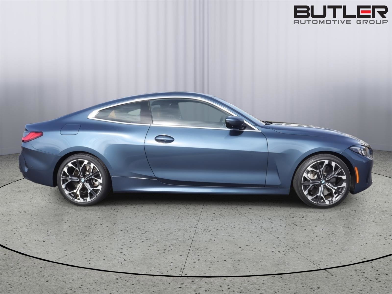 Used 2025 BMW 430i Coupe w/ Convenience Package image 8