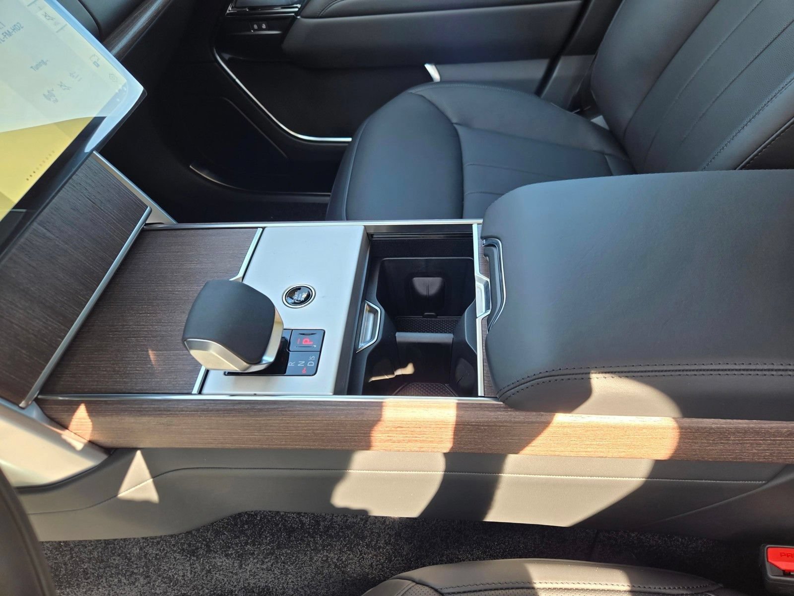New 2026 Land Rover Range Rover SE AWD/4WD image 14