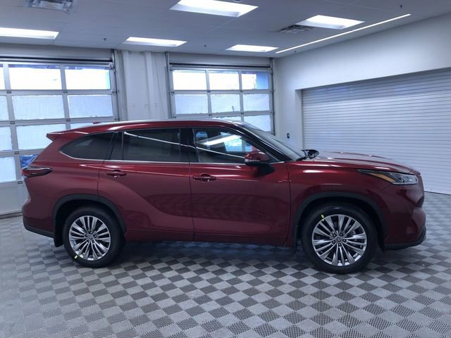 New 2026 Toyota Highlander Platinum image 36