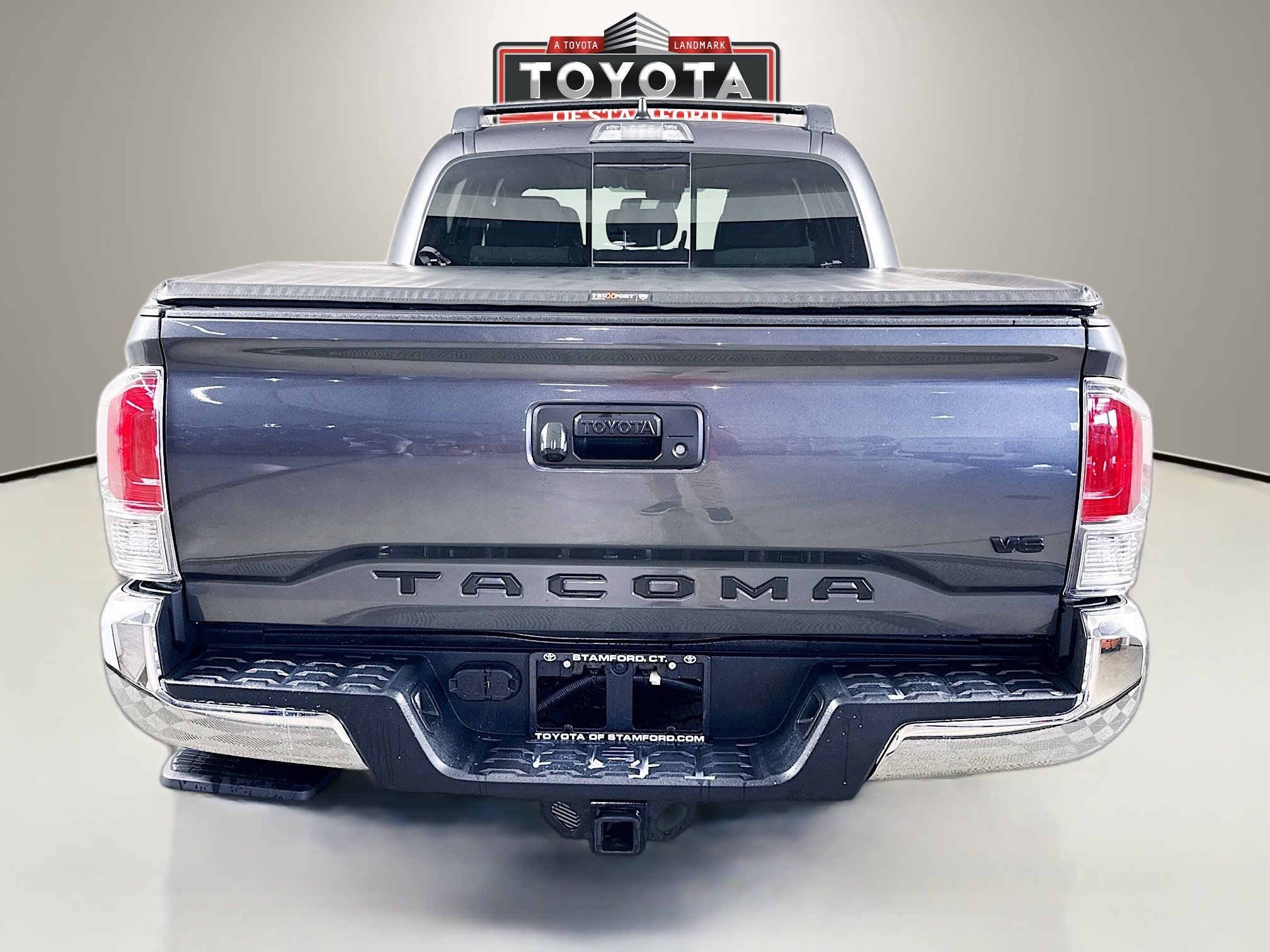 Certified 2022 Toyota Tacoma TRD Off-Road w/ Black Out Package (TMS) AWD/4WD image 6