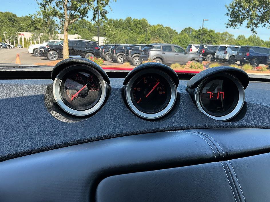 Used 2016 Nissan 370Z Coupe RWD image 18